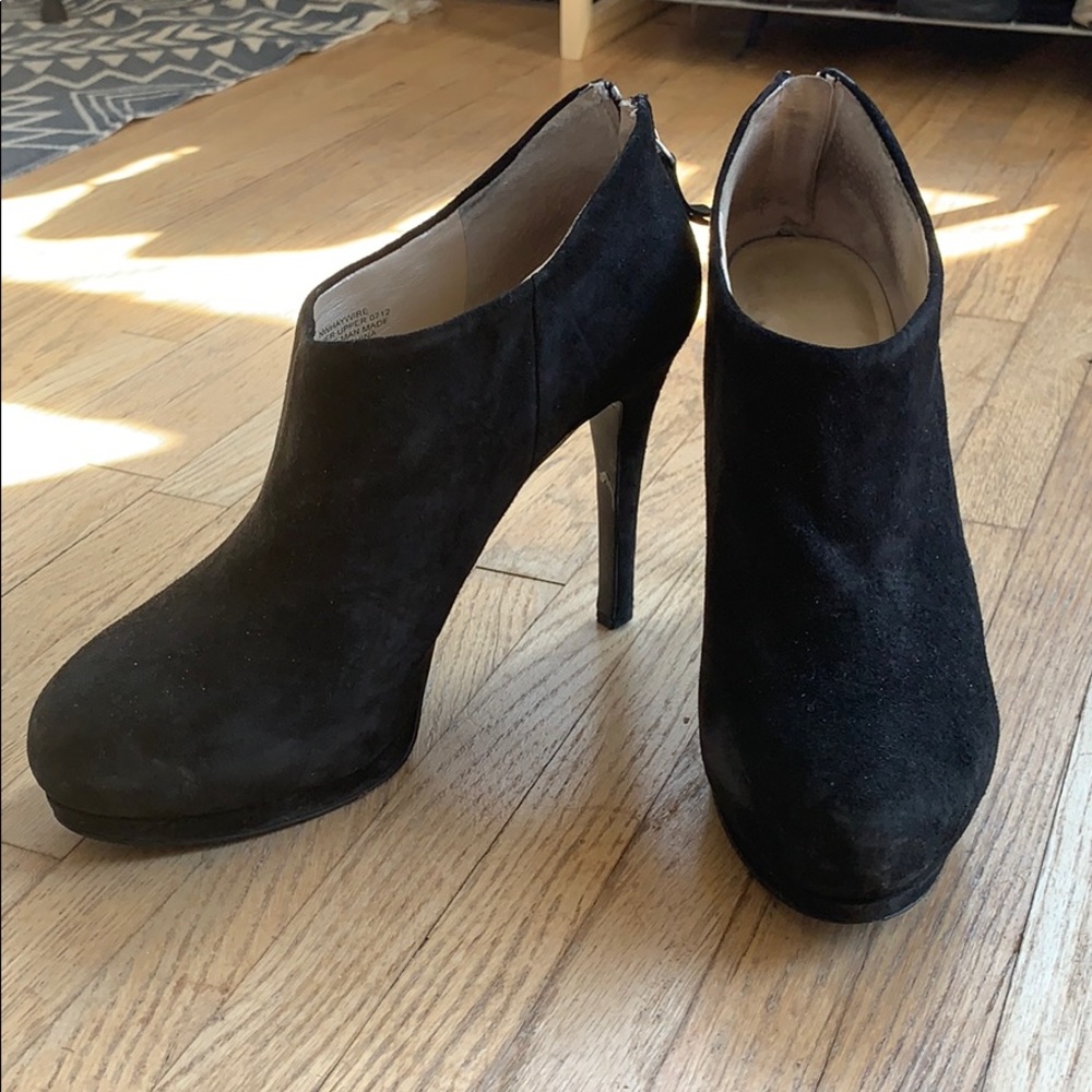 Size 10 Nine West Black Suede Heels
